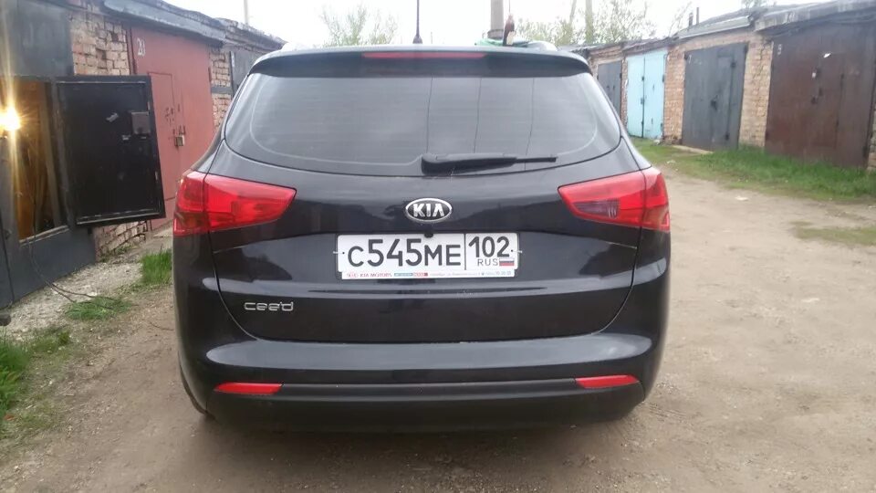 Стекло киа сид универсал. Kia Ceed SW JD задняя камера.