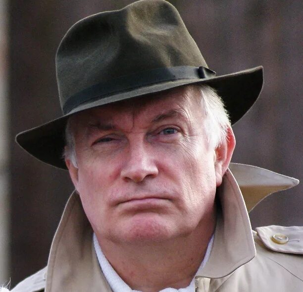 Simon jones actor. Саймон джонс. fred waugh актер. lent jones артист. саймон джонс — в прошлом личный охранник.
