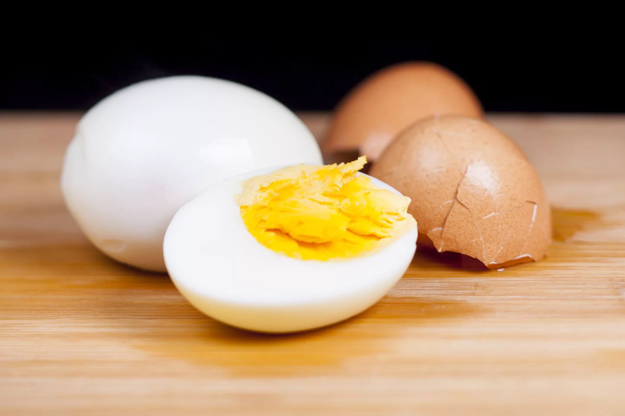 Вареные яйца. Яйца вкрутую. Яйцо куриное вареное. Яйцо в крутую.