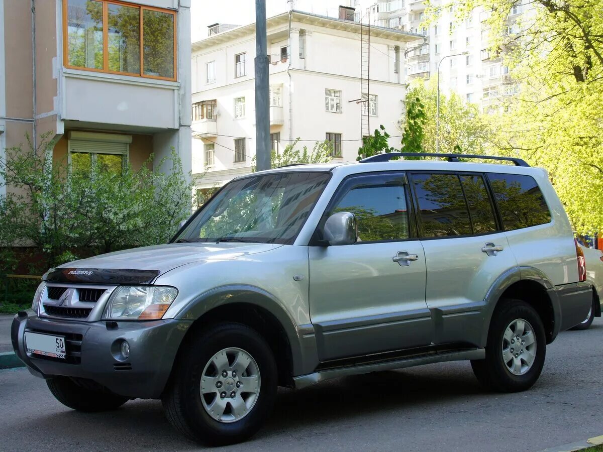 Митсубиси паджеро 3.0 купить. Mitsubishi Pajero III, 2004. Мицубиси Паджеро 2004. Митсубиси Паджеро 3,5 2004. Mitsubishi Pajero 3.5 at, 2004,.