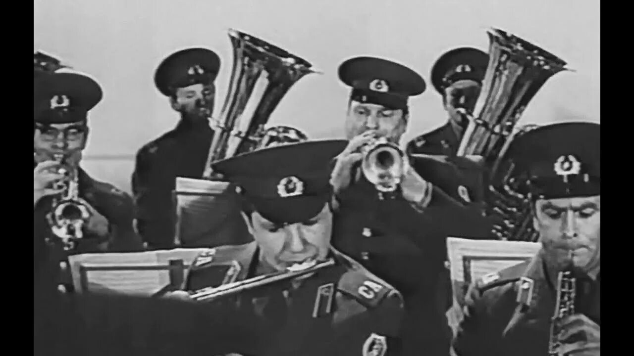 Старинные вальсы оркестр. Первый отдельный показательный оркестр мо ссср. Старинный вальс. Старый вальс. Старинные вальсы оркестр.