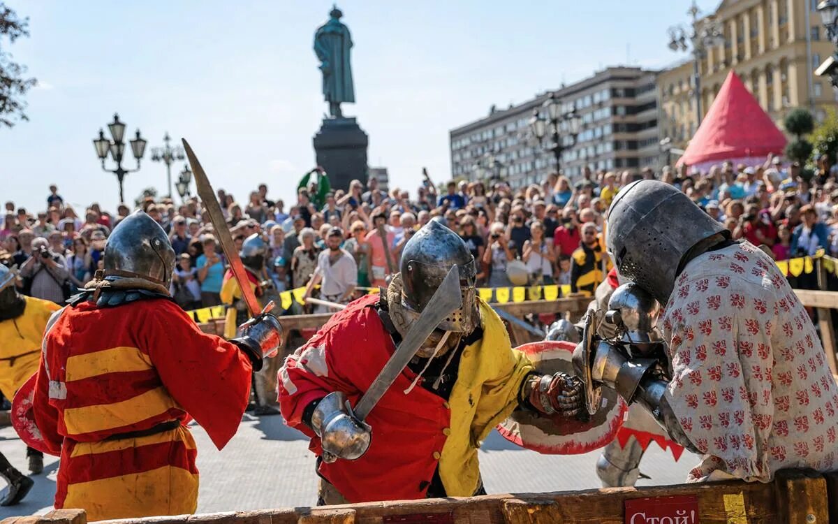 Фестиваль времена и эпохи. Фестиваль времена и эпохи в Москве. Фестиваль "времена и эпохи" 2011. Фестиваль времена и эпохи 2018. Реконструкторские фестивали времена и эпохи.