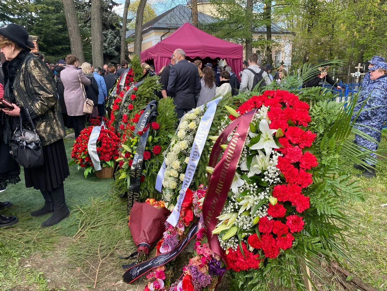 Могила Вячеслава Зайцева на Жегаловском кладбище. Могила Вячеслава Зайцева. Похороны Зайцева в Щелково. Зайцев похоронен