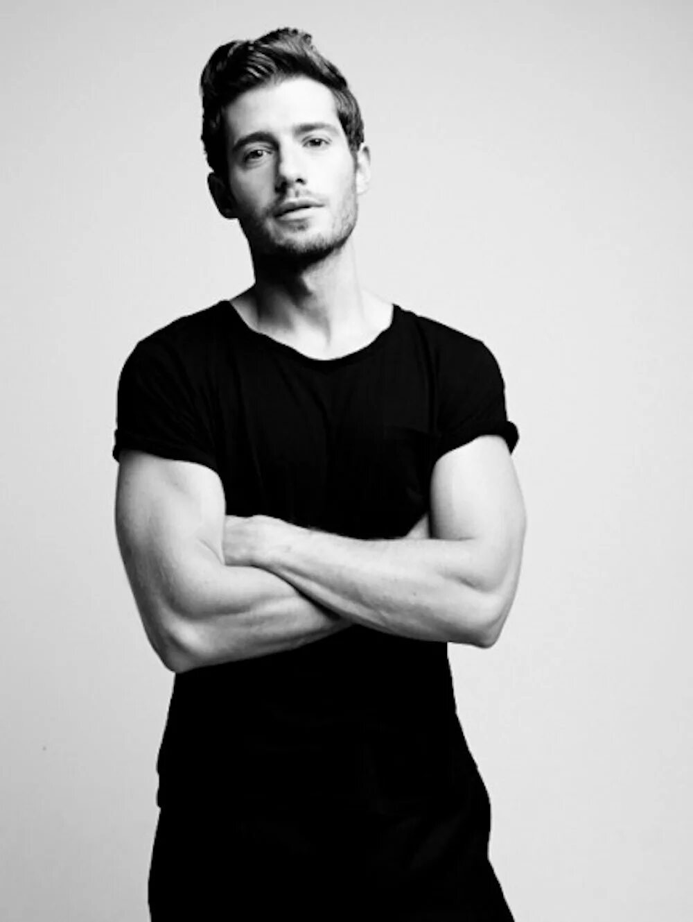 Найл димарко. Энди миентус свадьба. Брэндон бимер 2020. Actor model. Парень с серыми глазами.