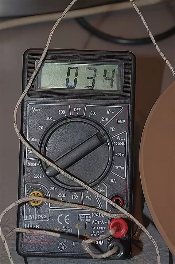 Почему термопару можно использовать для измерения гораздо. М838 мультиметр термопара типа к. Термлпара на мультиметра. Измерение температуры мультиметром с термопарой. Термопара к мультиметру.