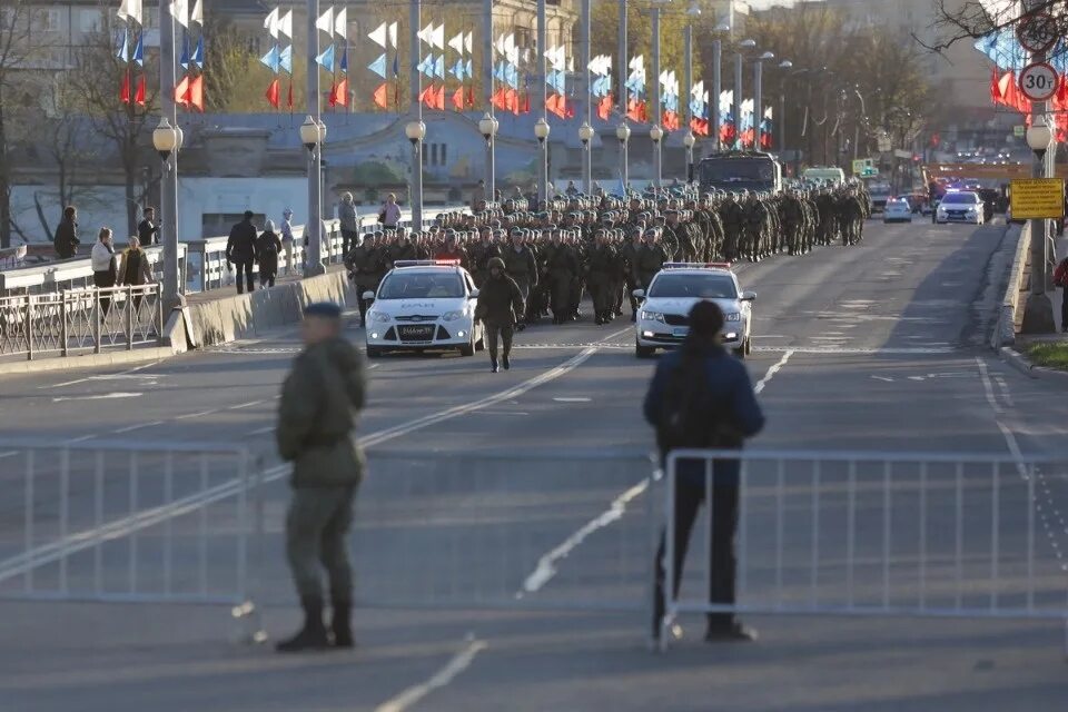 Генеральная репетиция парада 2024 минск дата. Парад победы псков 2022. репетиция парада 2024 калининград. репетиция парада в коврове 2024. генеральная репетиция парада 2024 ростов.
