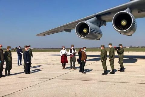 Направляет самолеты