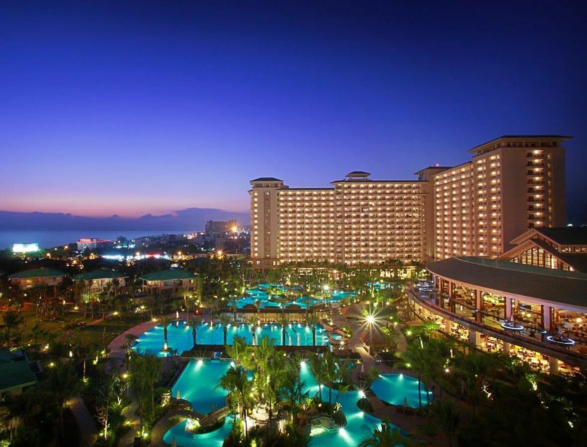 Санья в июне. Howard Johnson Resort Sanya. Отель Howard Johnson Resort Sanya Bay 5*. Howard Johnson отель. Остров Хайнань Санья отели.