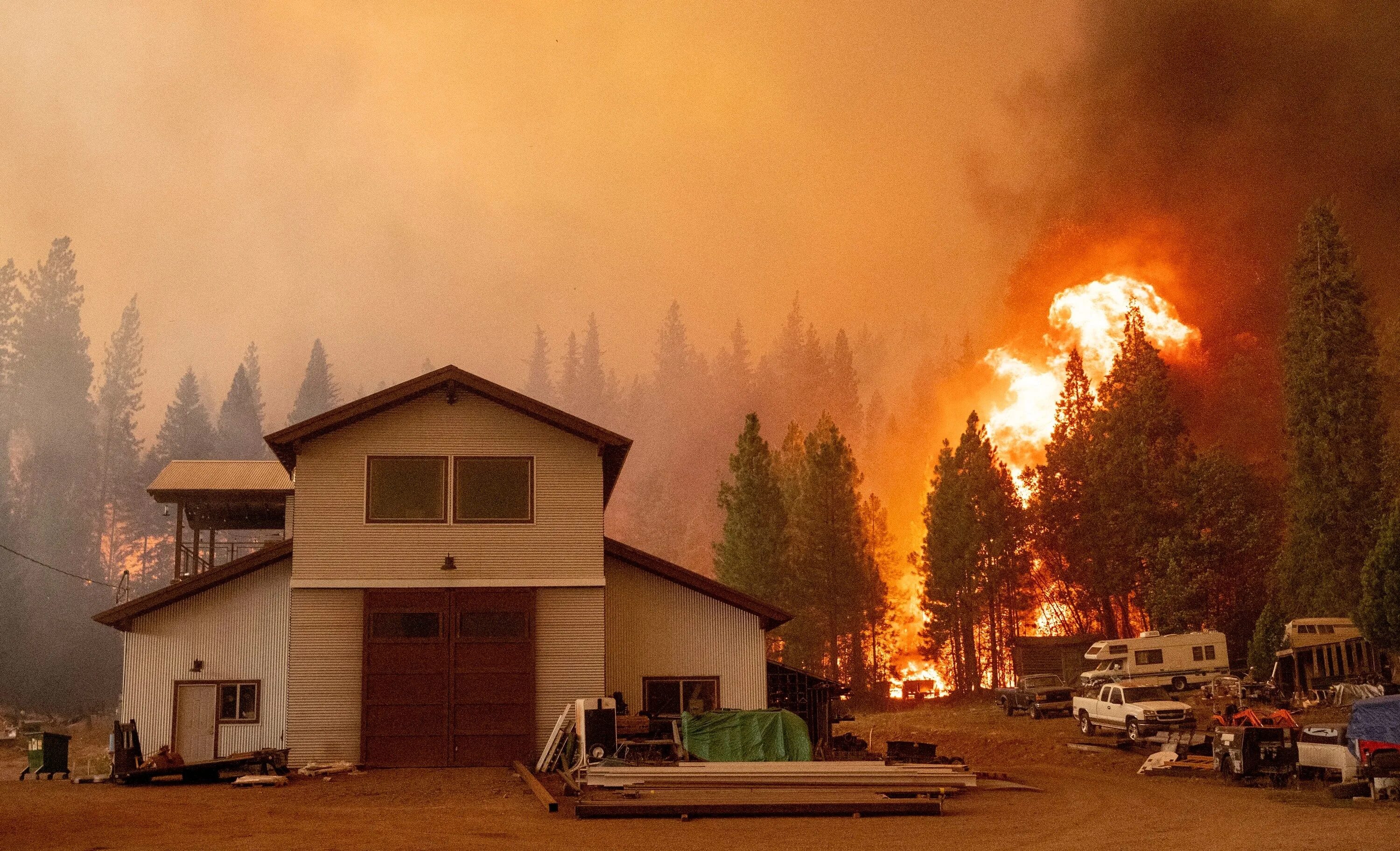 Пожар в Калифорнии 2021. Пожар Дикси в Калифорнии. Лесные пожары в Калифорнии 2021. Пожар «Дикси» в США.