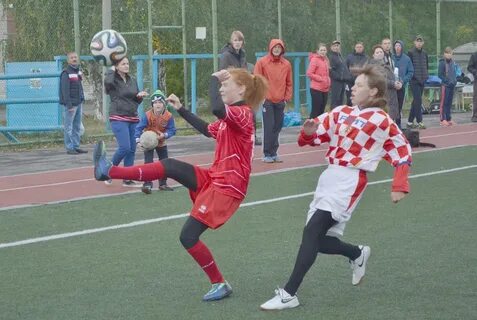 Защищая ворота сборной школы