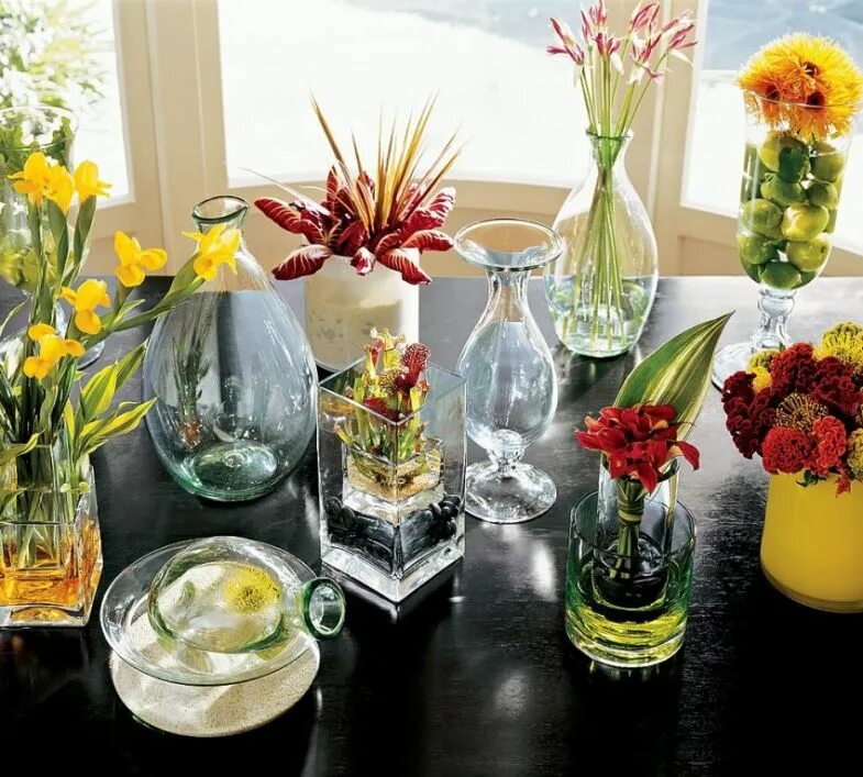 Ваза для живых цветов. Вазы для декора интерьера. Стеклянные вазы в интерьере. Цветы в прозрачной вазе. Декор в прозрачной вазе.