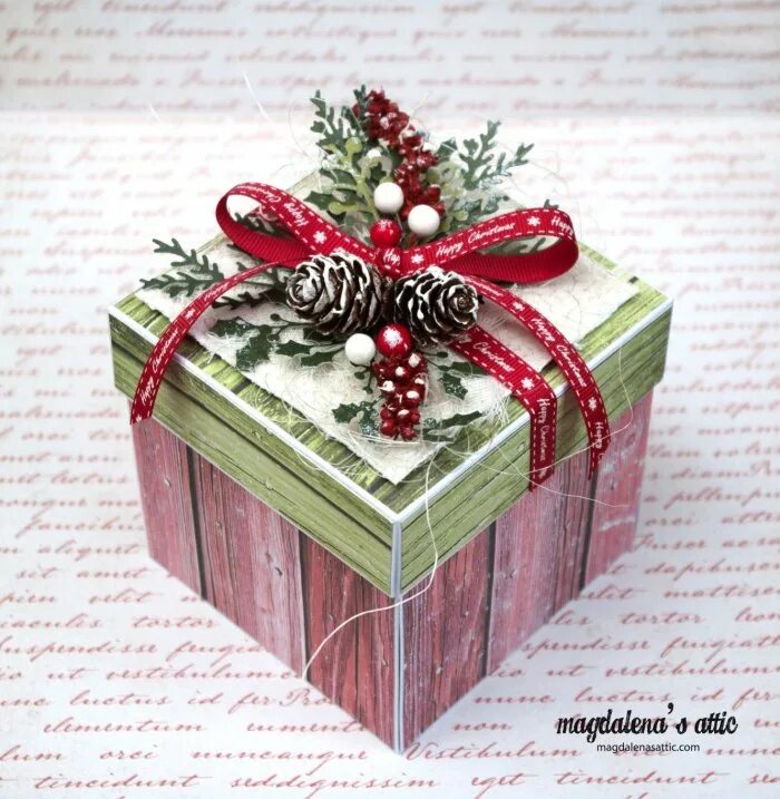 как украсить подарочную коробку на новый год. упаковка подарков на новый год. подарки и упаковка. упаковка новогодних подарков. красивая упаковка подарков на новый год.