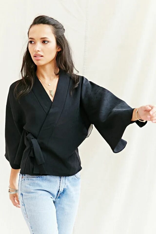Платье кимоно с накладными карманами. Mellow одежда. Кимоно asos. Кимоно toptop. Кимоно с широкими рукавами.