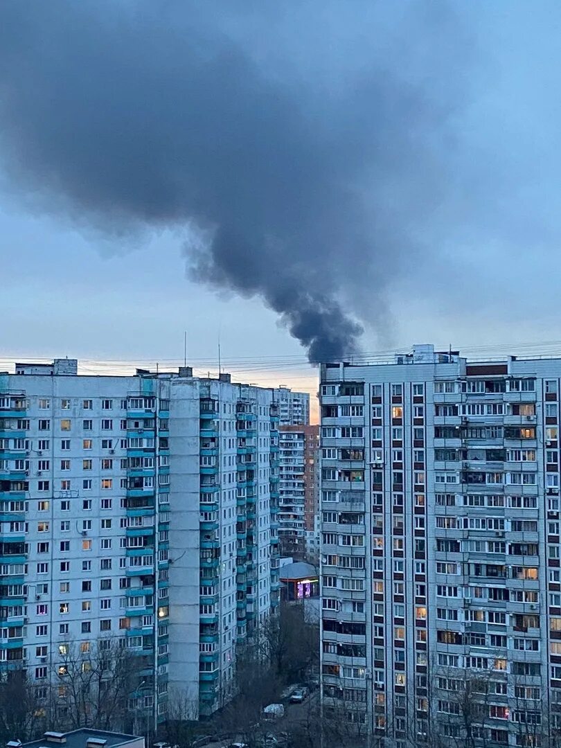 Почему солнцево назвали солнцево. Пожар в Солнцево. Пожар в Солнцево вчера. Дом дымит. Последний пожар в Солнцево.