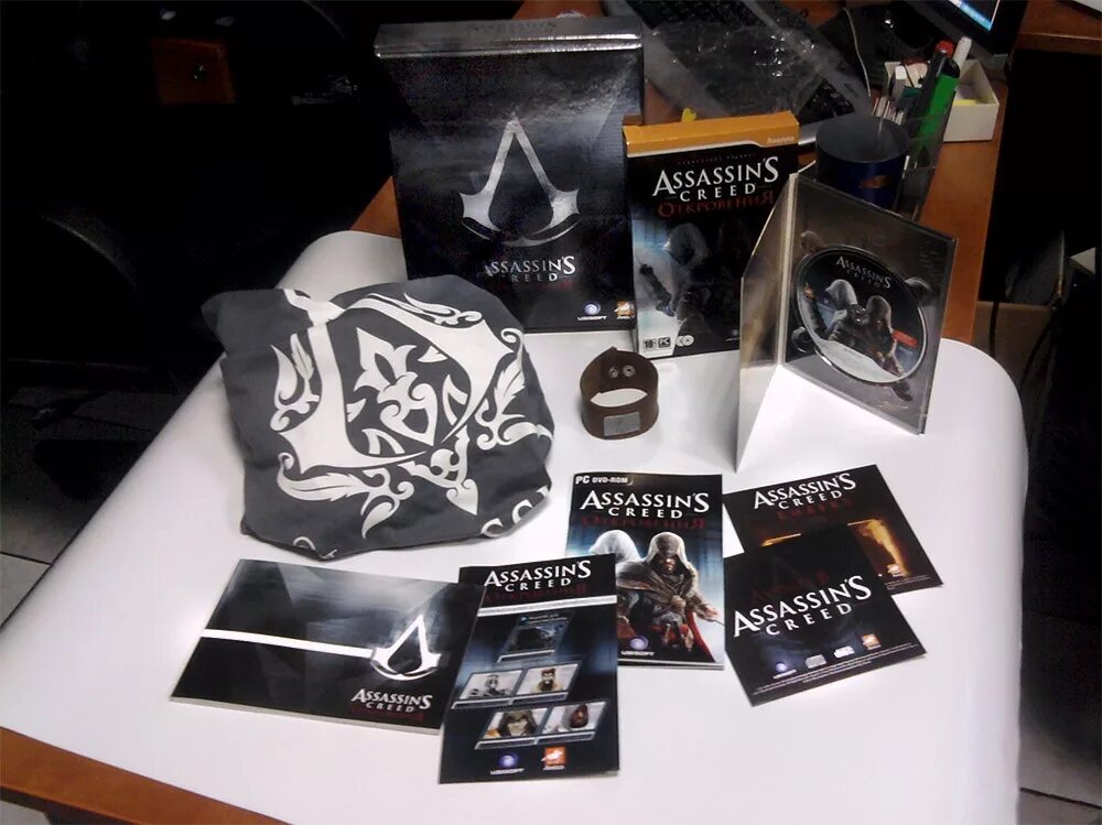 Montana collection edition. Коллекционное издание Assassins Creed 1. Assassin's Creed 3 коллекционное издание. Коллекционное издание ассасин Крид 2. Ассасин Крид 1 коллекционка.