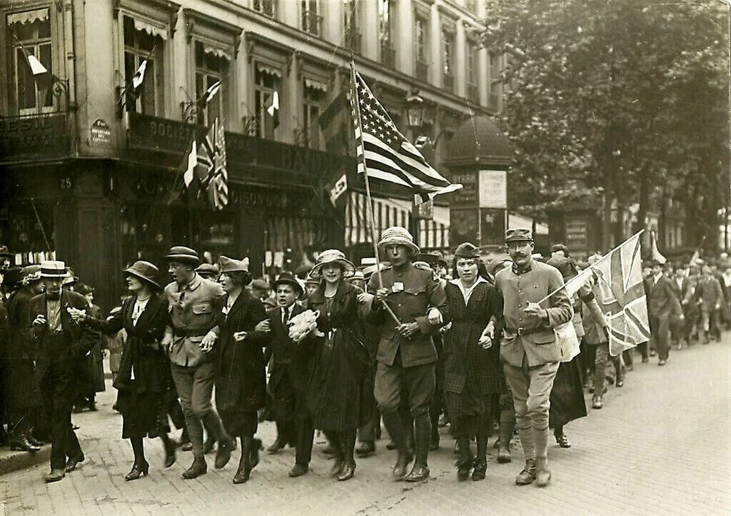 Окончание 1 революции. 1918 Окончание первой мировой войны.