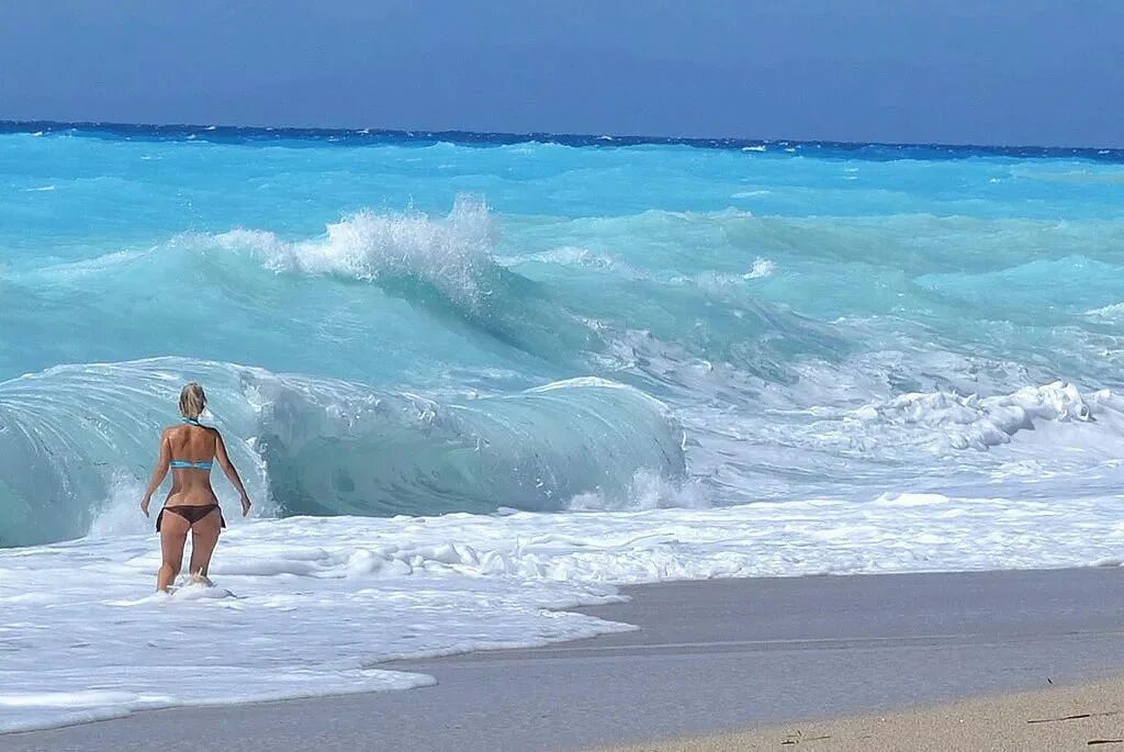 Пляж Катизма. Пляж волны. Мама где море