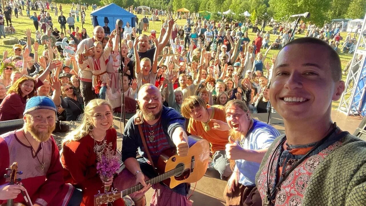 Славянский берег 2023 фестиваль в любытино. Костюм для фестиваля славянский берег. Фестиваль берег. Славянский берег. Славянский берег.