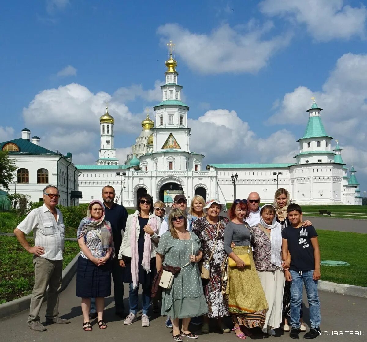 Экскурсия золотое кольцо. Экскурсия по Золотому кольцу России. Золотое кольцо России туристы. Путешествие по Золотому кольцу.