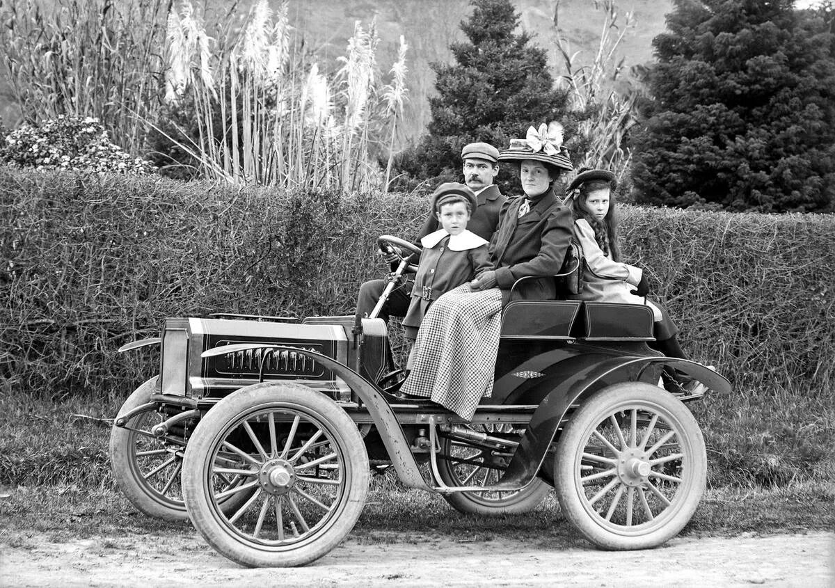 Про первый автомобиль. Бенц Моторваген 1894. Фольксваген 1910. Пежо 1894 года.
