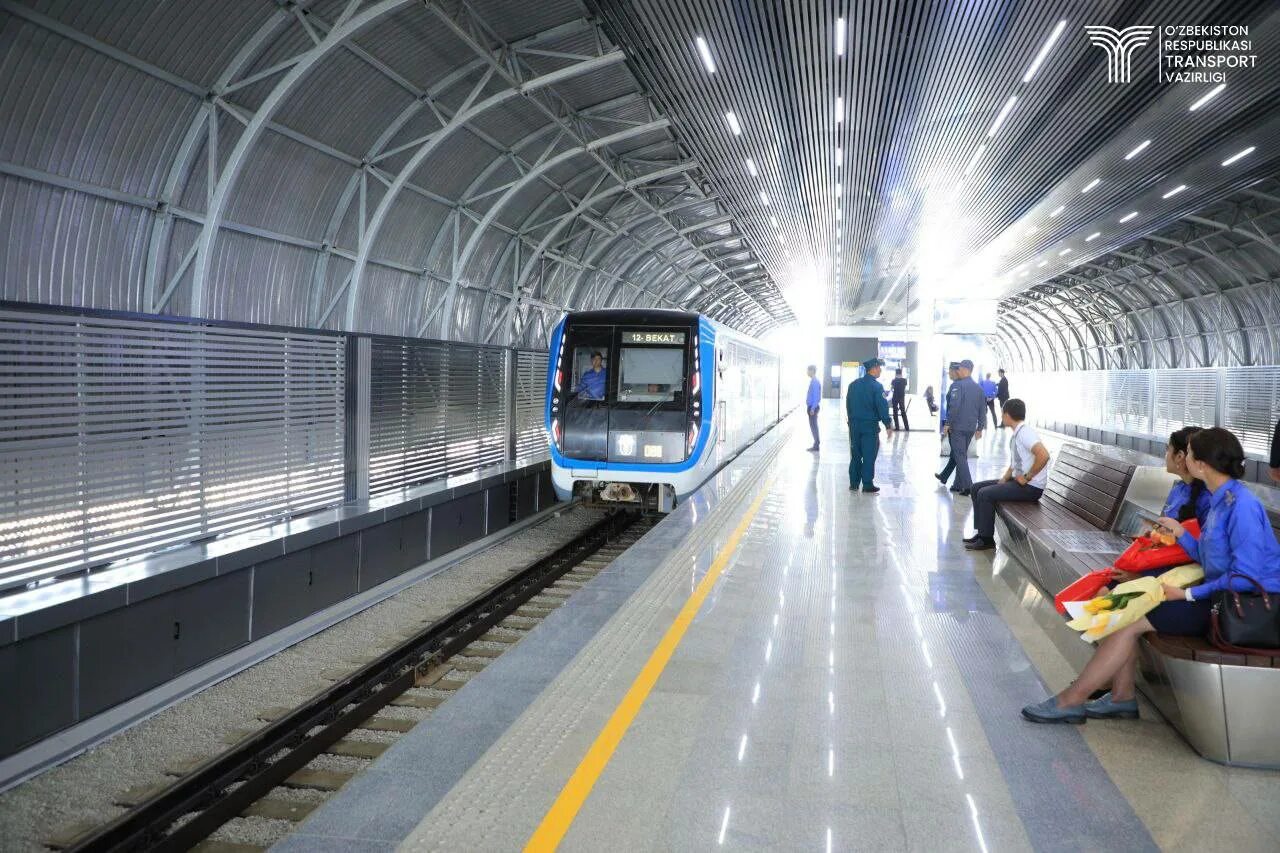 Надземное метро в ташкенте. Новое метро ташкенте. Метро узбекистана. Сергелийская линия метро ташкент. Станция метро куйлюк в ташкенте.