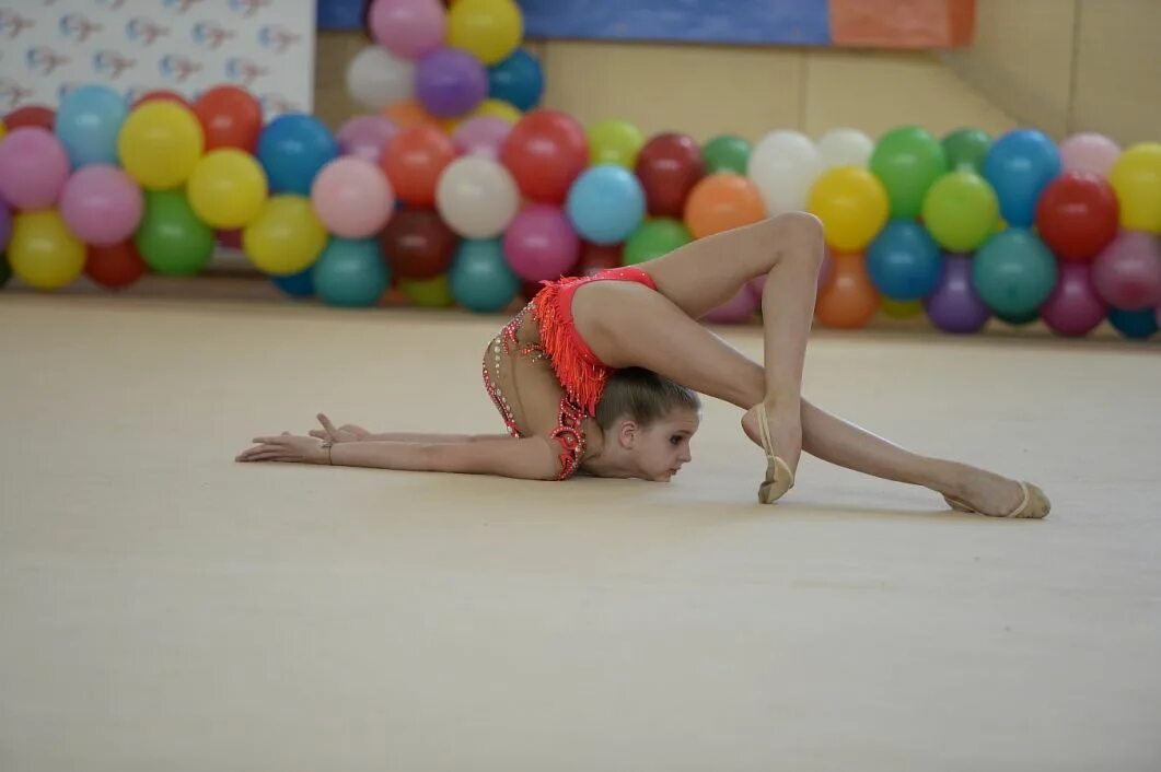 Балетная школа сауле 1999. Ск pirouette гимнастика. Клуб художественной гимнастики pirouette. Сайт пируэт. Сайт пируэт.