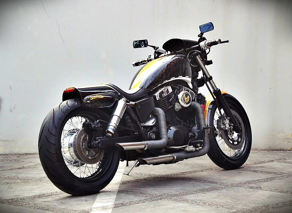 Шедоу хонда. Honda Shadow 1100 Custom. Honda vt1100 Shadow кастом. Honda VT 1100 Custom. Honda Shadow 1100 кастом.