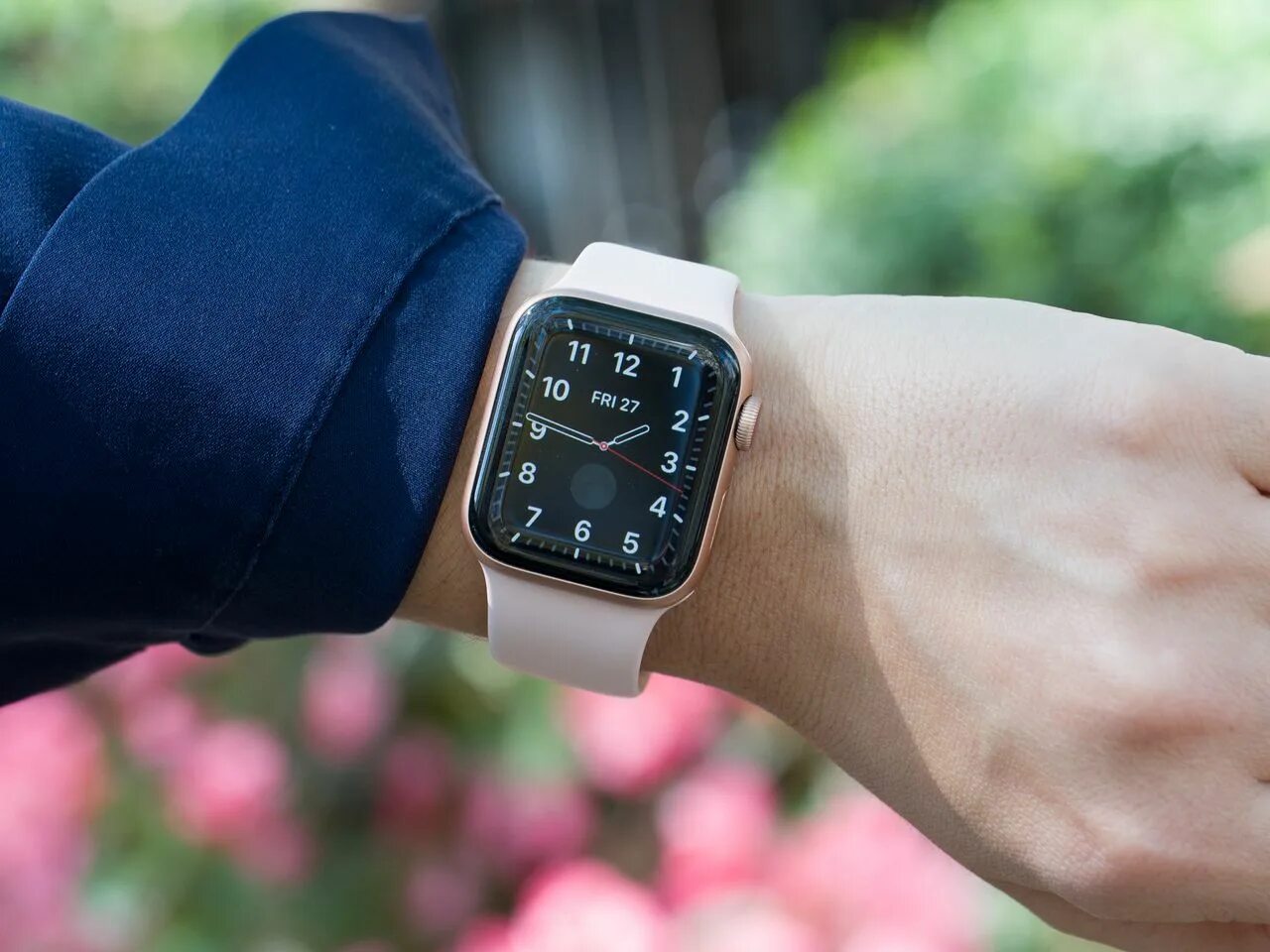 Смарт часы 23 года. Смарт часы эпл вотч 7. apple watch se series 44. эпл вотч 5. apple watch series se 44mm.