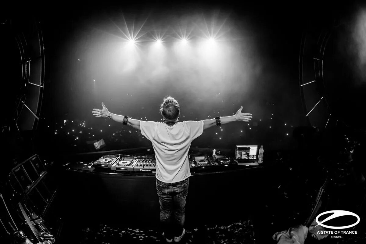 Armin imagine. Армин ван бюрен. armin van buuren trance. armin van buuren обои на рабочий стол. армин ван бюрен imagine.