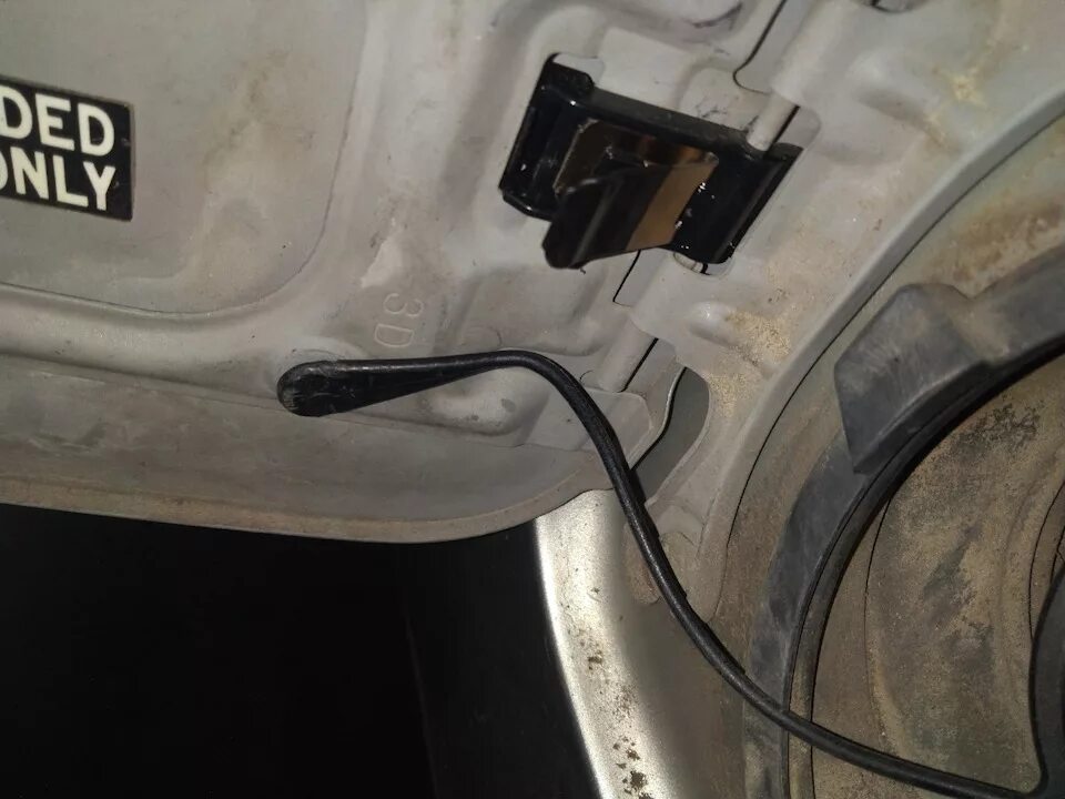 Люк бензобака - Mitsubishi Pajero (4G), 3 л, 2014 года своими руками DRIVE2