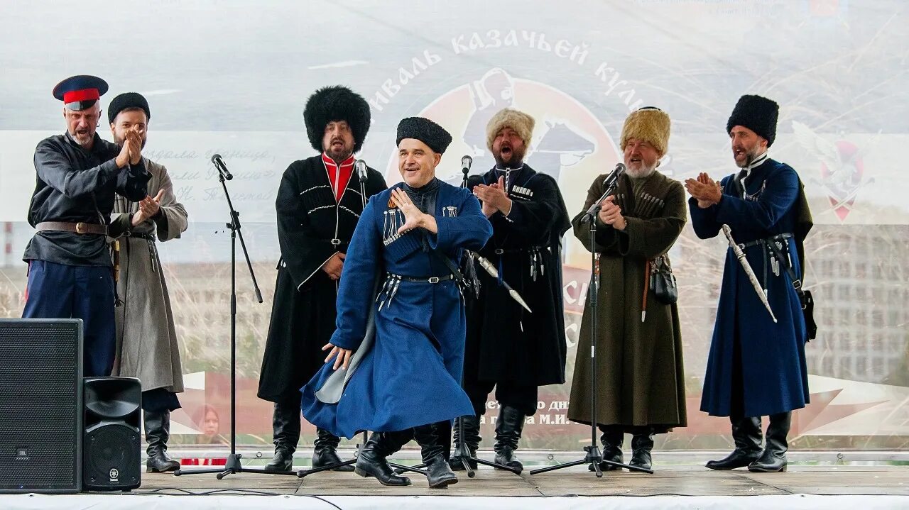 Казачий ансамбль братина. Братина томск. Братина кривошеино. Русский бунт. Ансамбль братина фото.