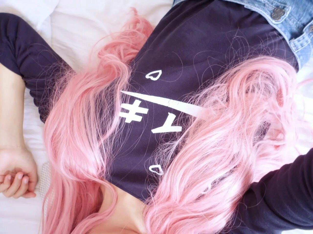 Розовая ава. Кореянка с цветами. Эстетика розового. Коллажи для эстетики розового цвета. Корейские девушки с закрытым лицом.