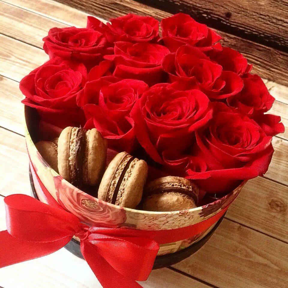 Суши и роллы. Коктейль с фруктами. Красивый мармелад. Красивые сладости. Ярче вкусно.