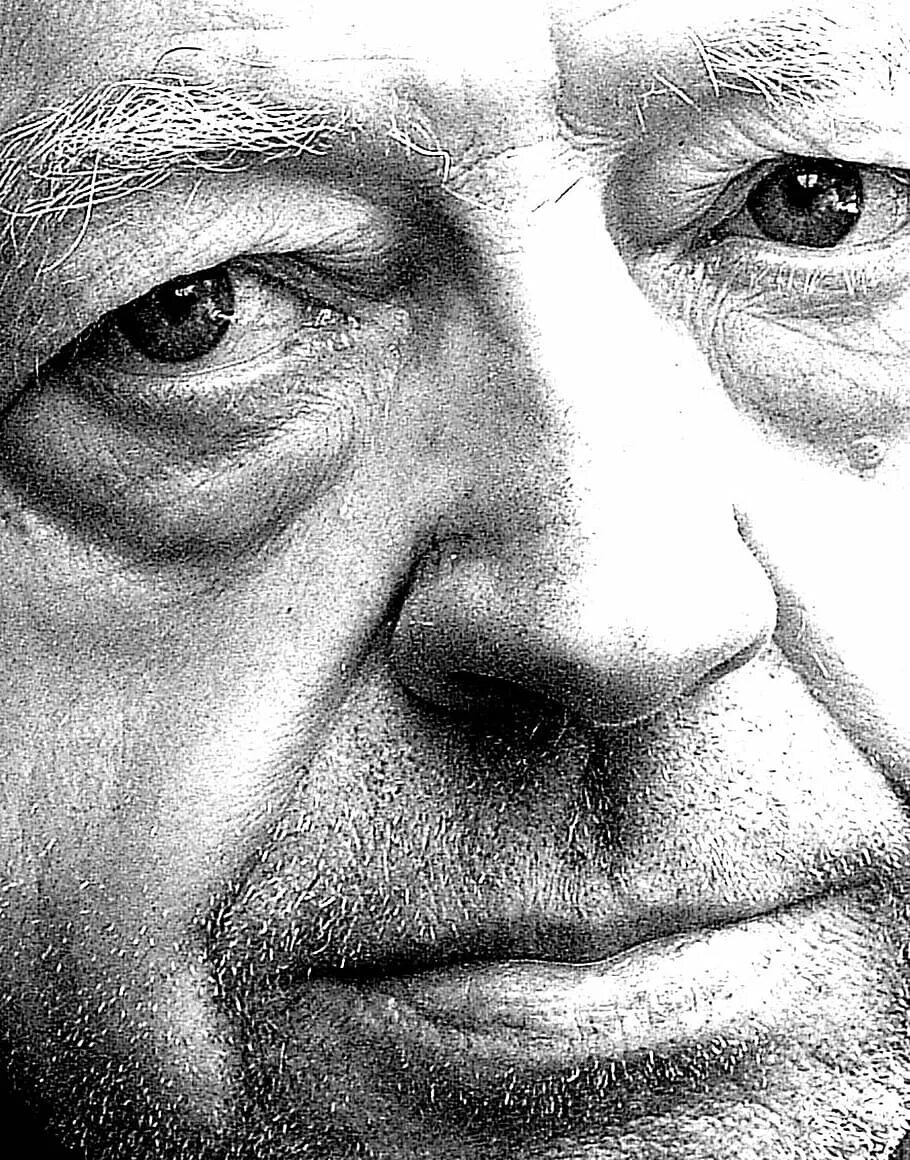 Глаза старика. Лицо человека. Глаза пожилого мужчины. Человеческое лицо.