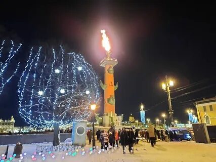 Зажгли ростральные колонны сегодня санкт петербург почему