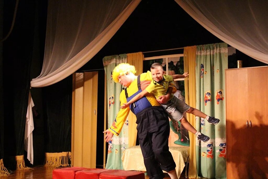 культура спектакли для детей. спектакли для детей в москве. кукольный спектакль для детей. спектакли в театре для детей. спектакль приключения чиполлино.