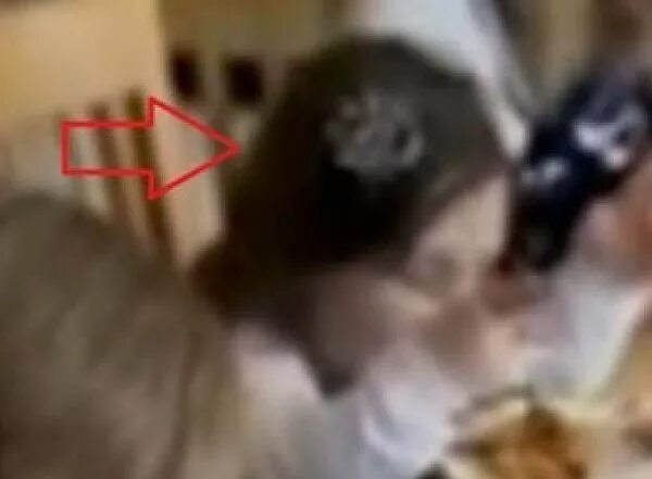 Почему над ребенком издеваются. Родители издевались над ребенком. дети над которыми издевались родители. надругательство над детьми.