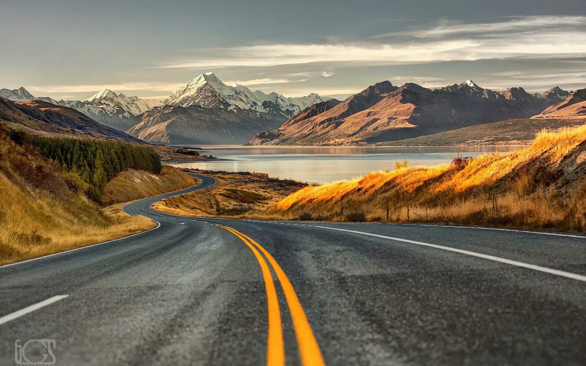 Wide road. Южные Альпы новая Зеландия. Новая Зеландия дорога. Шоссе в новой Зеландии. Дорога к горе Кука новая Зеландия.