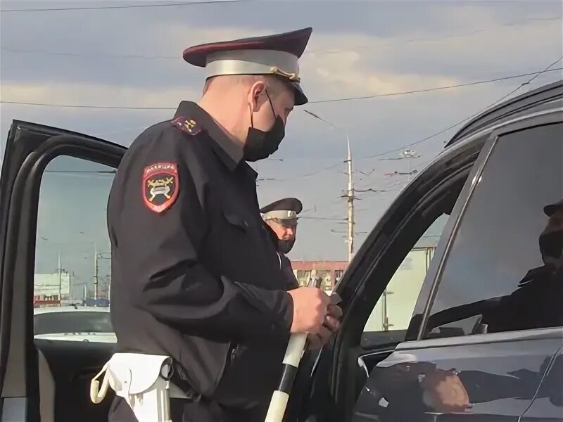 Водитель автобуса армянин. Автомобилисты. Активная безопасность дорожного движения. Работу город волгоград водителем. Дорогие машины в волгограде.