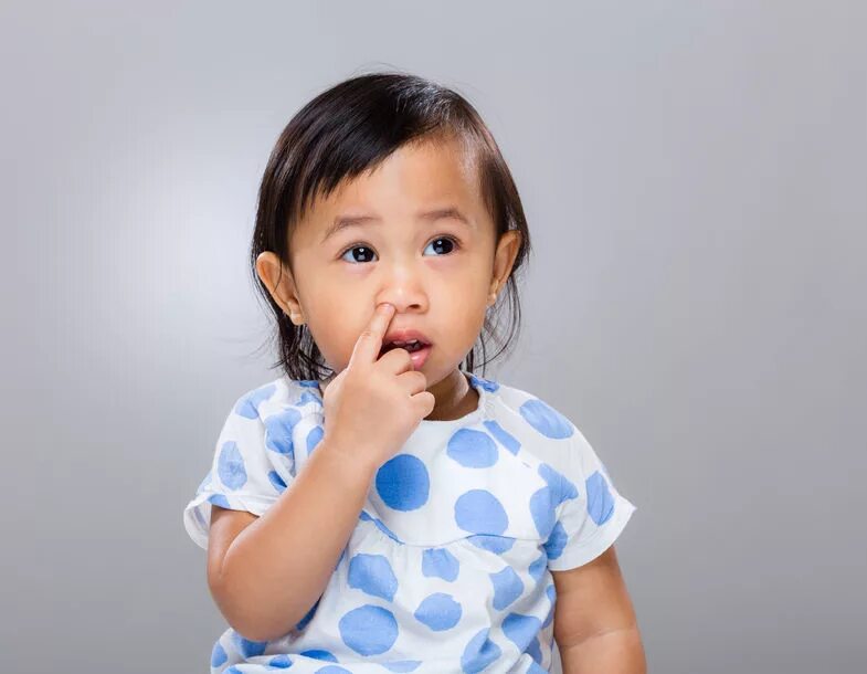 Маленький нос. Дети совали носы. Дети совали носы. Дети совали носы. Инородное тело в носу у ребенка.