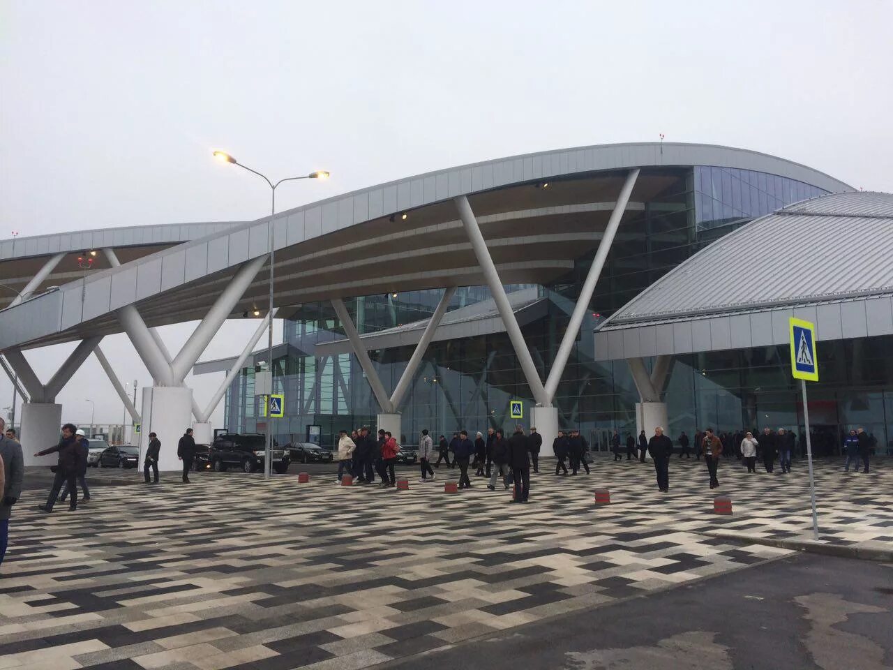 Погода в ростове на дону платов. Аэропорт платов. аэропорт ростов-на-дону внутри. аэропорт ростова на дону фото. аэропорт платов фото.