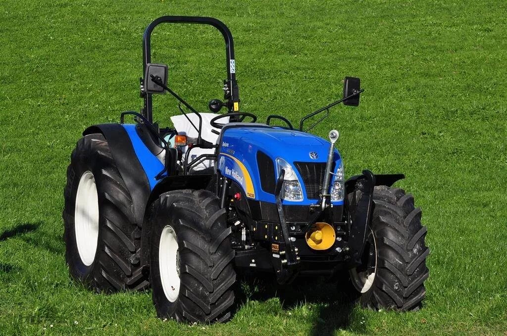 Mini tractor. Минитрактор Нью Холланд. Трактор New Holland t4030. Mini New Holland трактор. New Holland минитрактор t40.