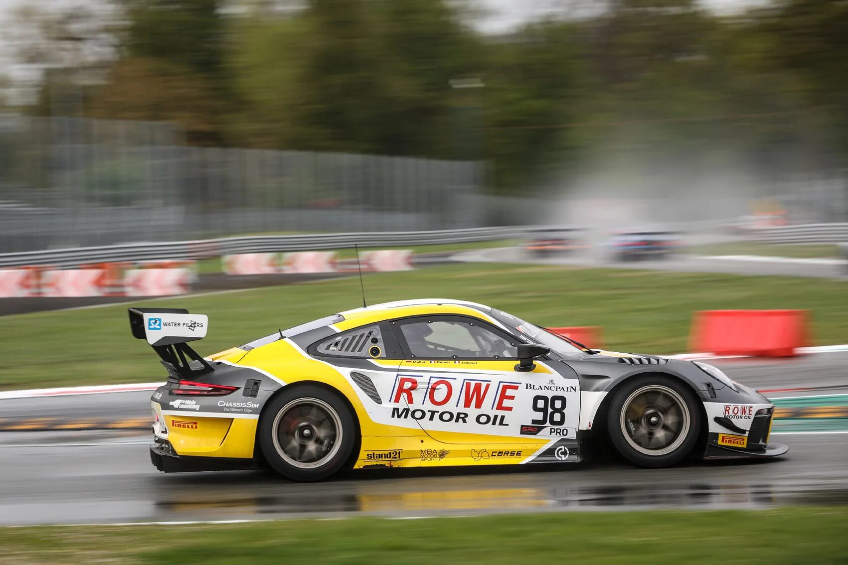 Rowe. Rowe car. Rowe Racing logo. Rowe BMW.