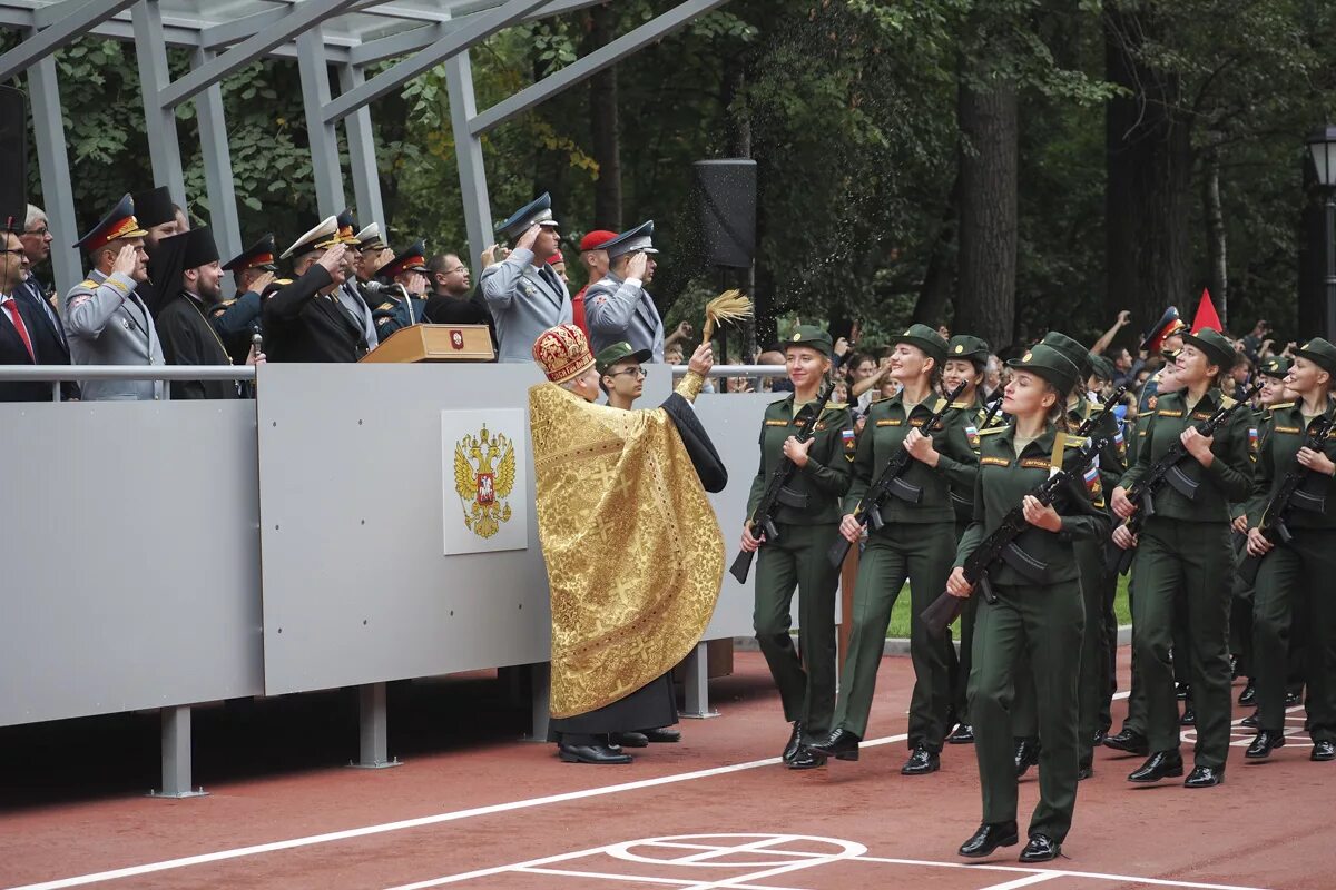 ВМЕДА имени Кирова. Присяга ВМЕДА 2021. Военная медицинская Академия в Питере. Первокурсники военной-медицинской Академии имени Кирова. Vmeda org