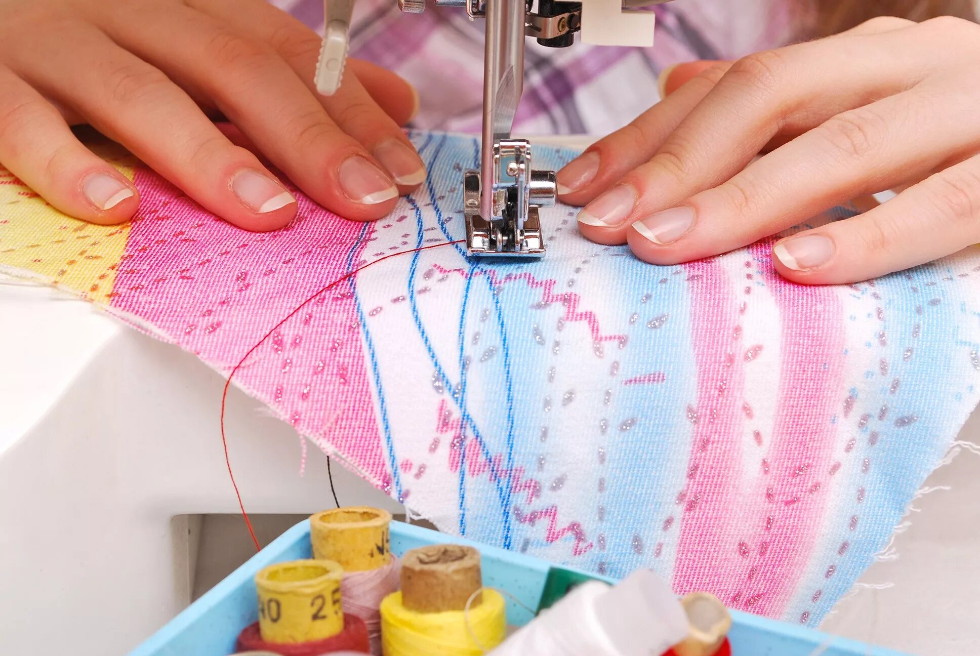 Швейные уроки для начинающих. Шитье. Кройка и шитье. Материал для кройки и шитья. Шитье одежды.