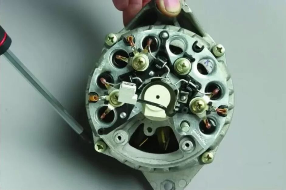 Генератор 85а кзатэ. Данные генераторов ваз. Генератор ваз 2114 инжектор. Генератор ваз 2110. Генератор ваз 2114.