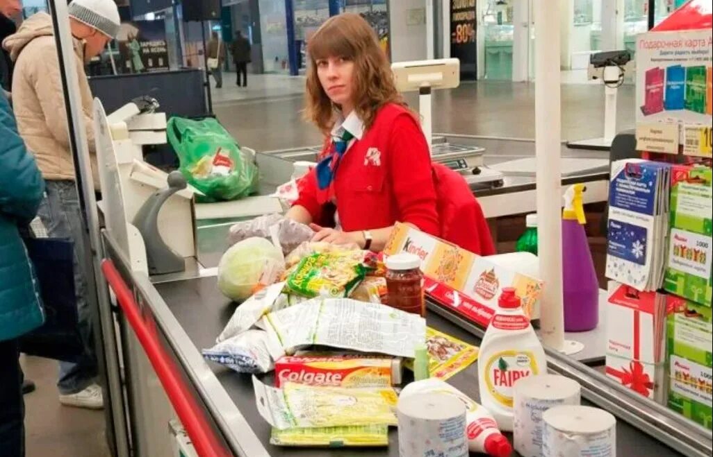 форма ашан кассира. кассир ашан москве.