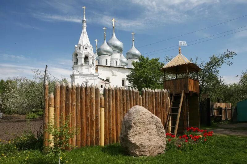 Усадьба тутаев. Усадьба зацепиных тутаев. усадьба дворян зацепиных тутаев. тутаев романовская сторона достопримечательности зацепины.