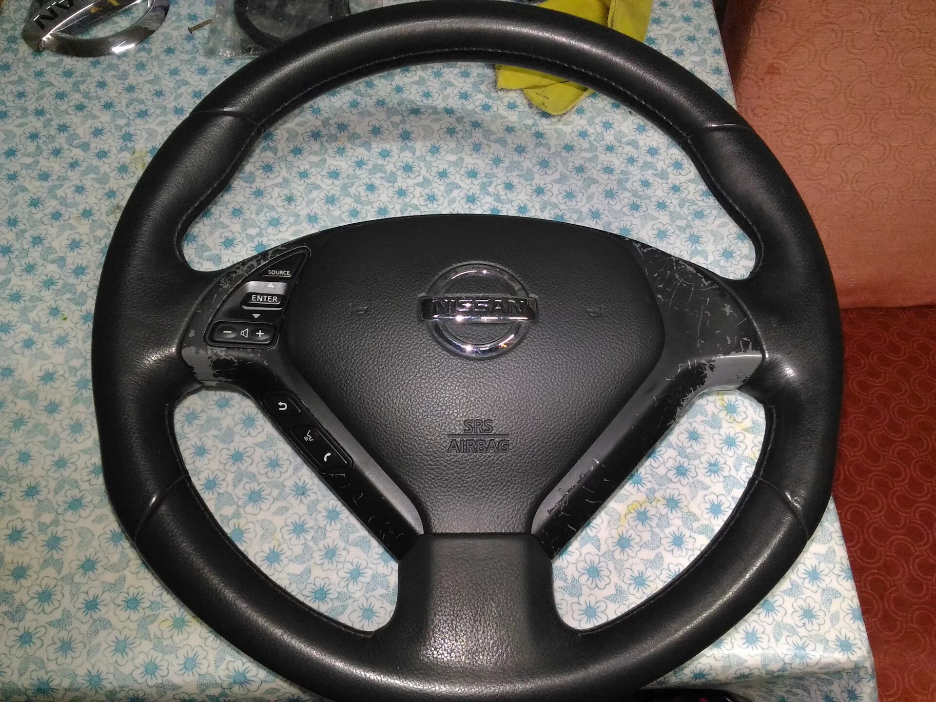Установка руля на ниссан. Руль ниссан ноут. Руль ниссан трёх спицевый. Nissan primera p11 за рулём. Установка руля на ниссан.