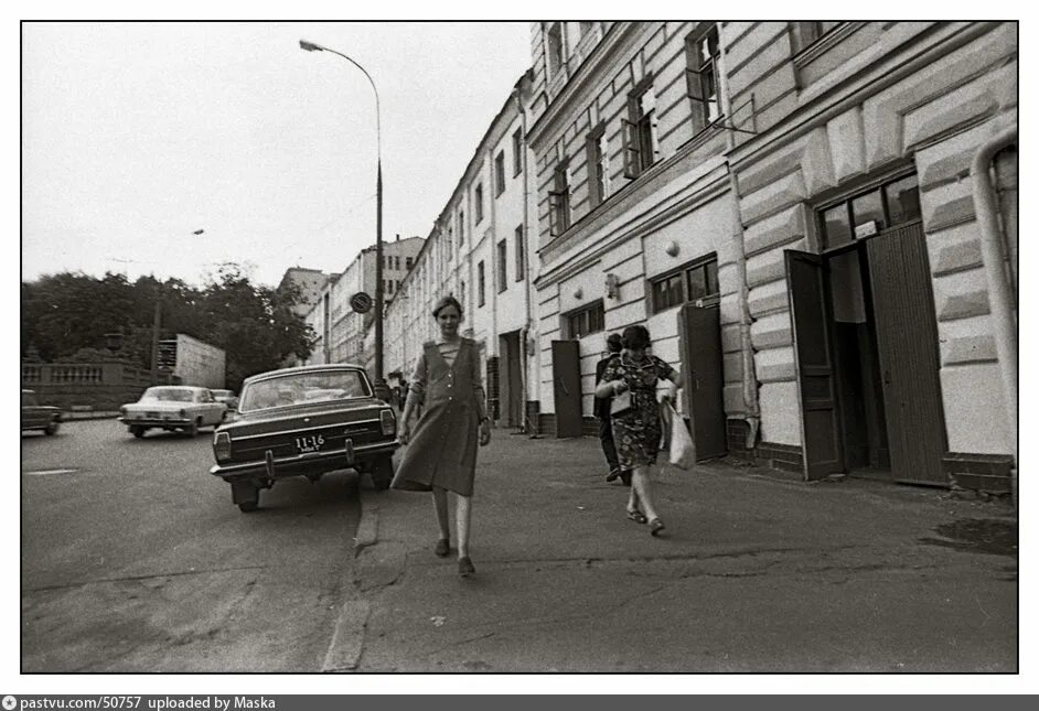 Площадь ногина как называется. Площадь ногина 1980. площадь ногина москва. метро площадь ногина.